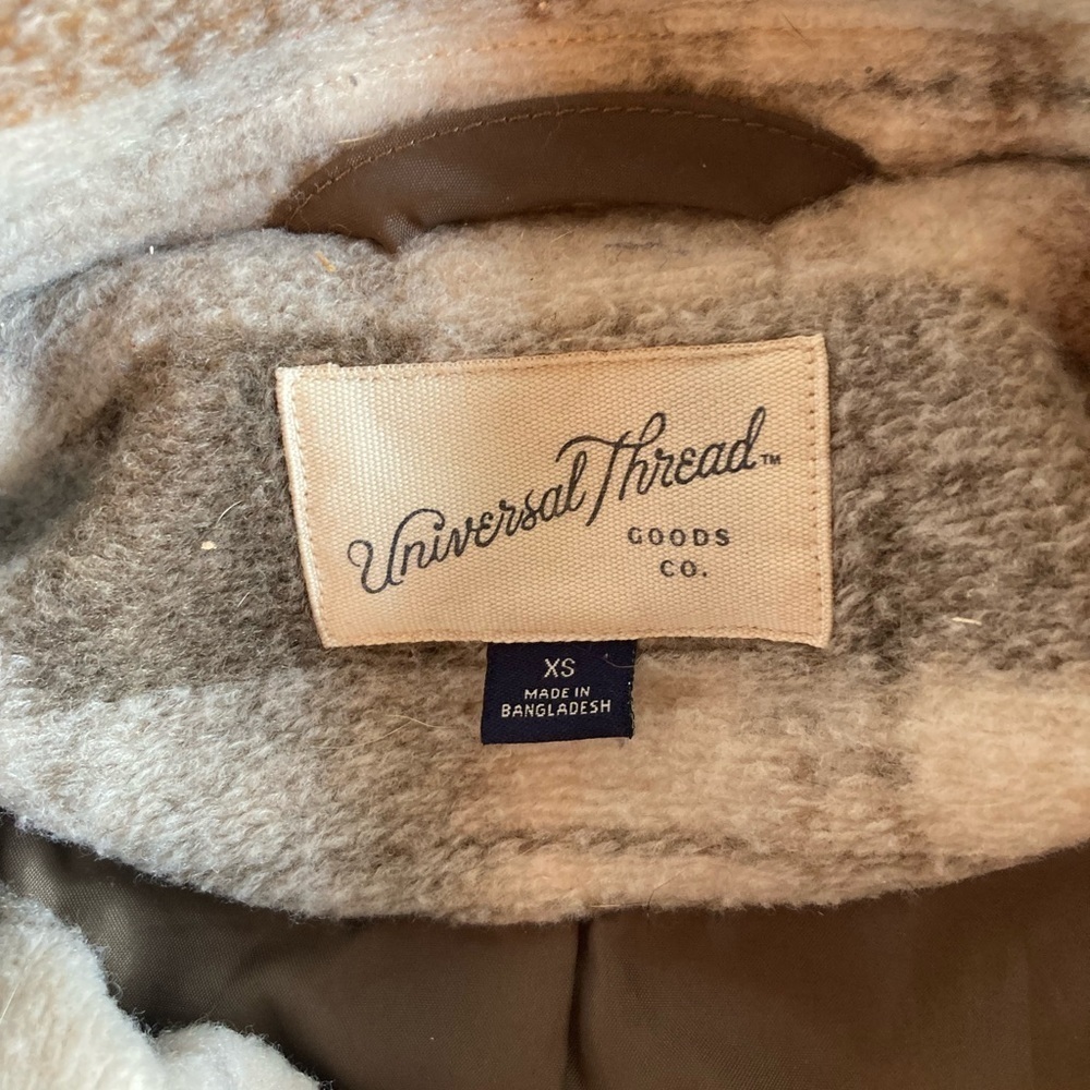 Universal Threads‎ Shacket - Picture 6 of 7